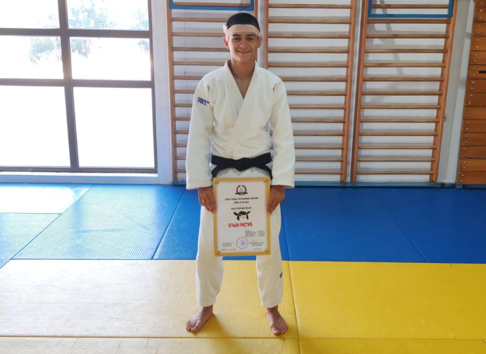 OGNJEN RISTIĆ NOVI MAJSTOR DŽUDO SPORTA: Veliko priznanje za DŽK „Morote“ Petrovo